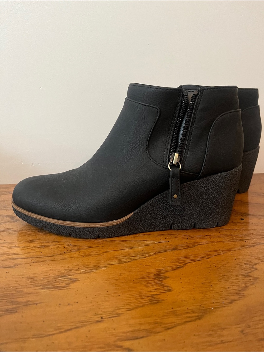 Dr. Scholl’s black wedge booties 8.5